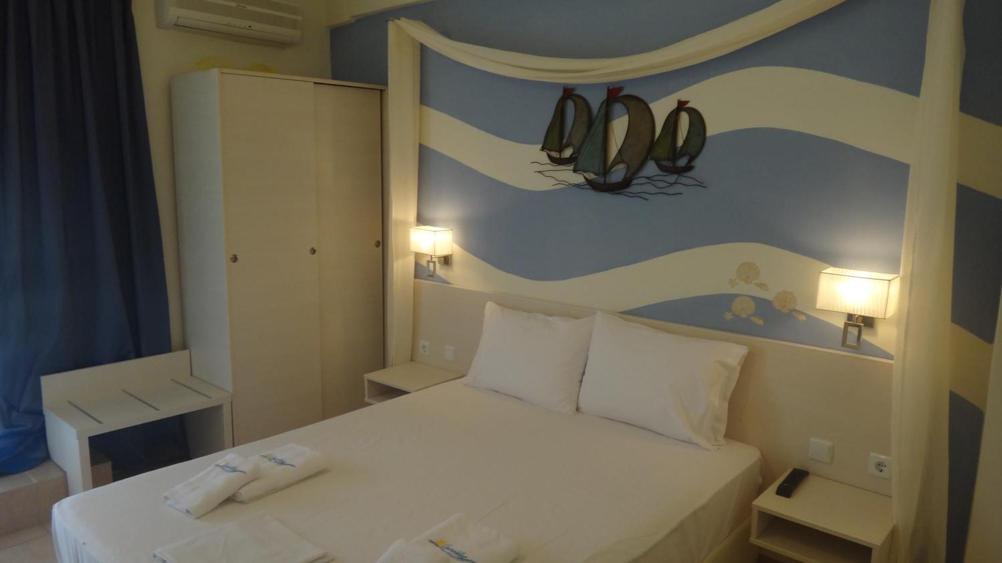 Leonidas Apartments And Suites Mola Kalyva Luaran gambar