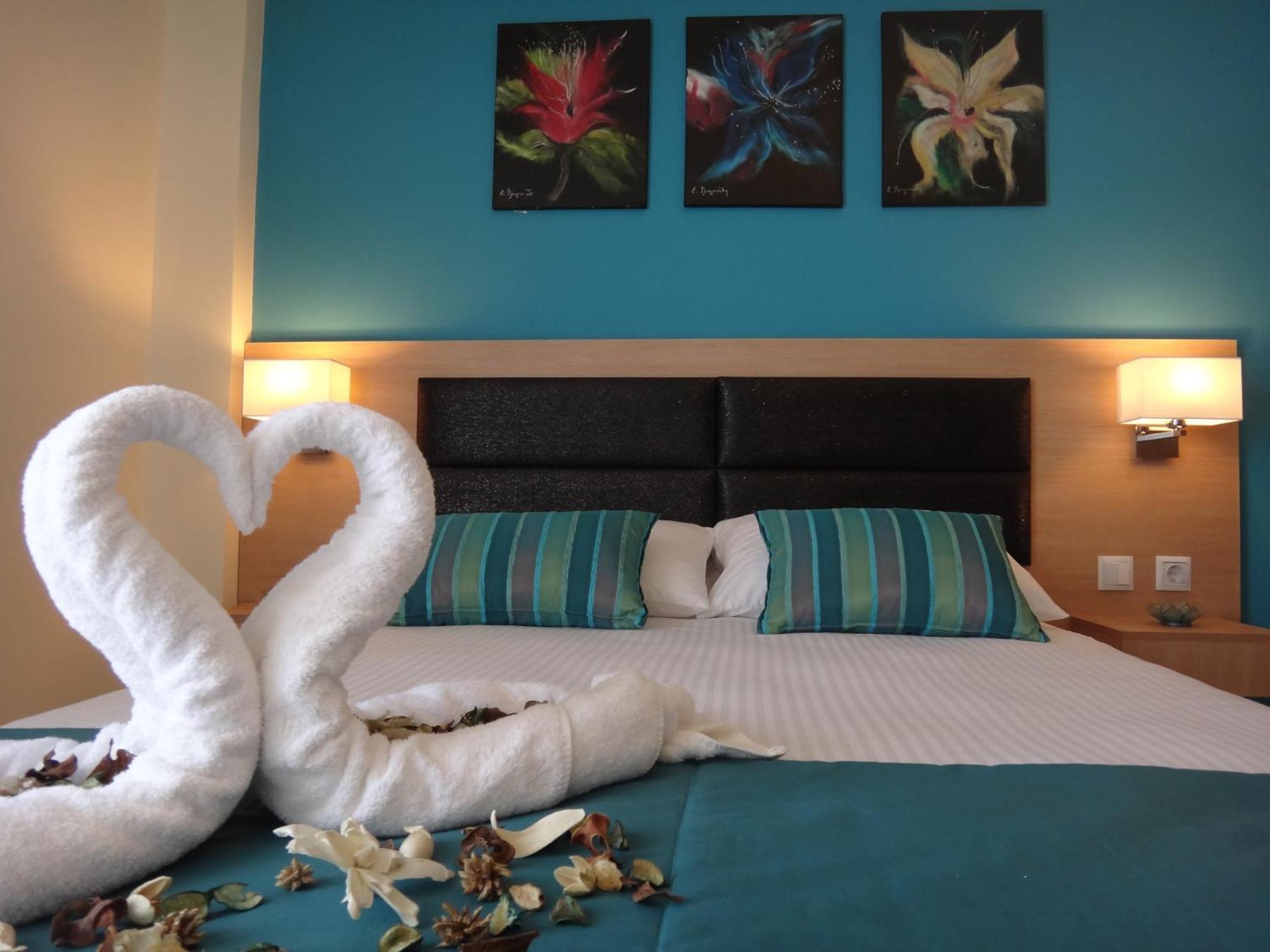 Leonidas Apartments And Suites Mola Kalyva Luaran gambar