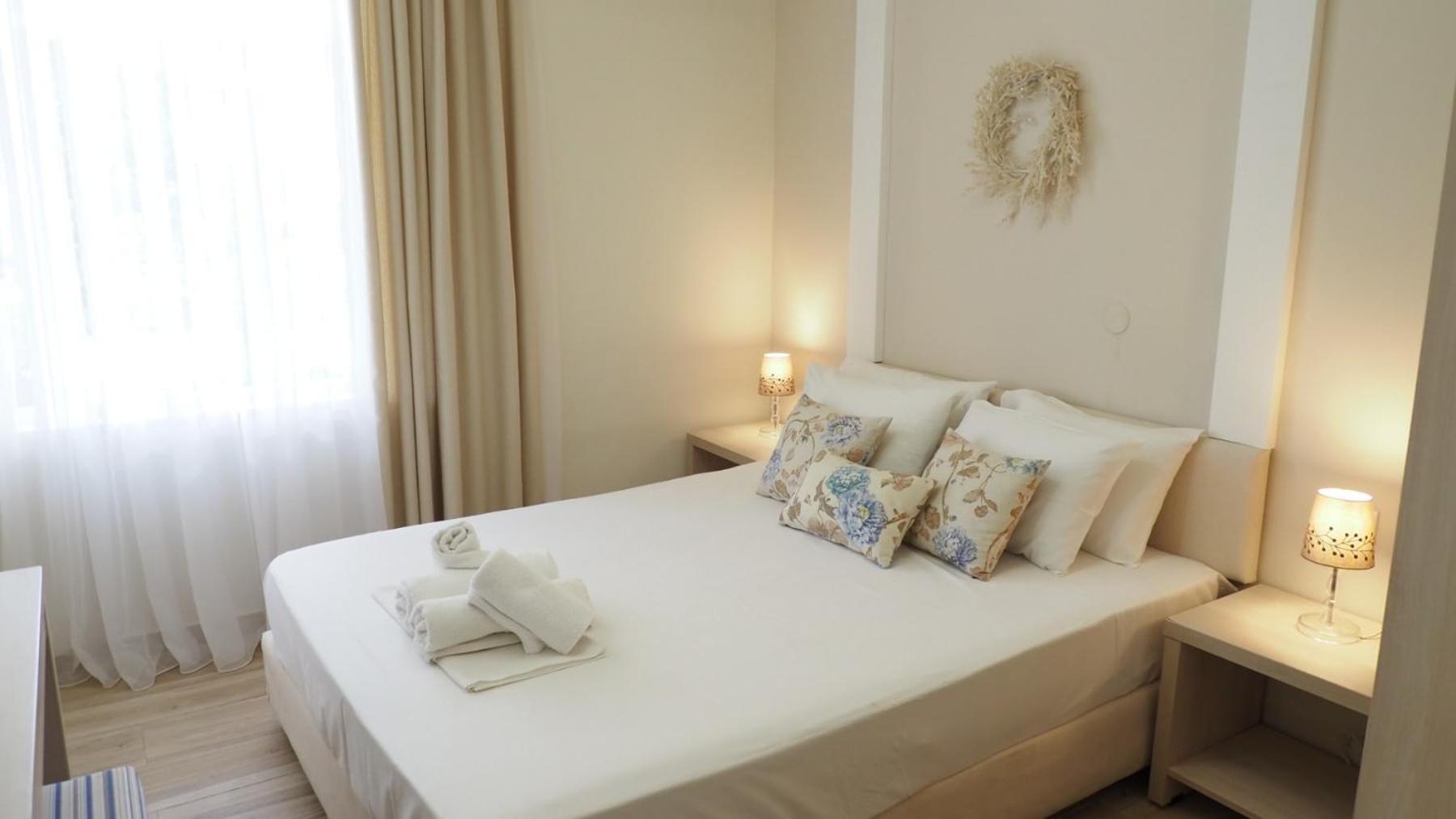 Leonidas Apartments And Suites Mola Kalyva Luaran gambar