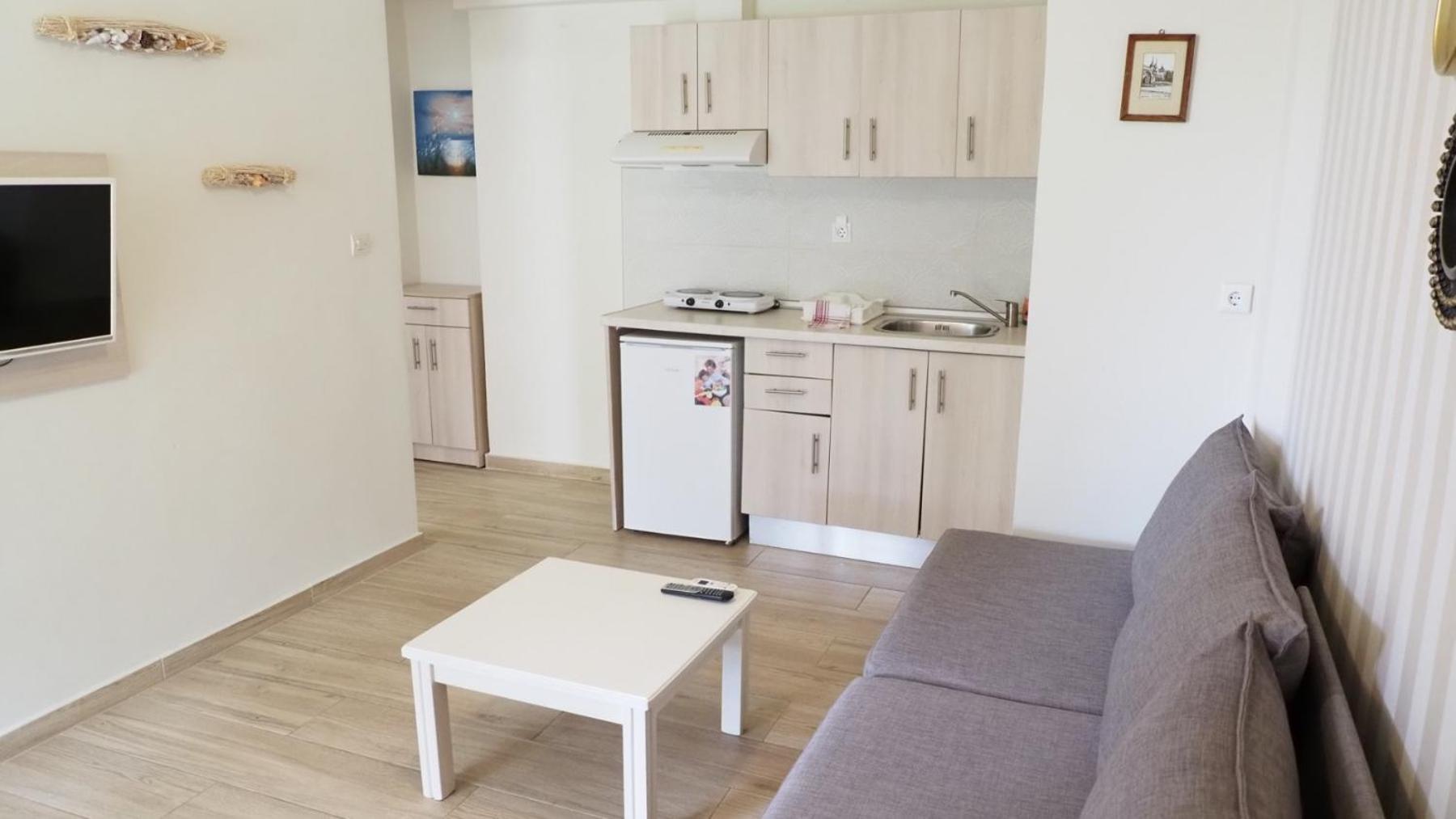 Leonidas Apartments And Suites Mola Kalyva Luaran gambar