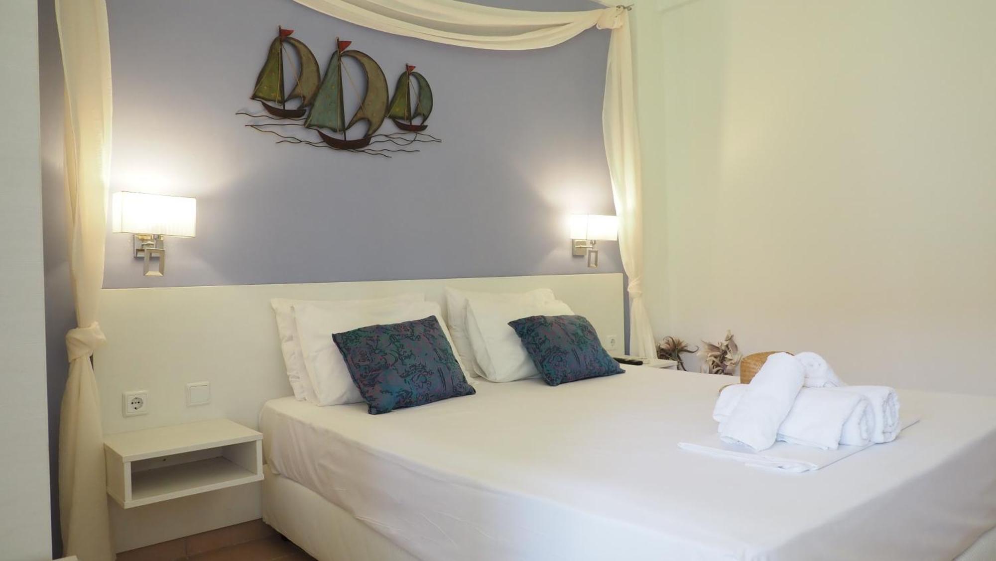 Leonidas Apartments And Suites Mola Kalyva Luaran gambar