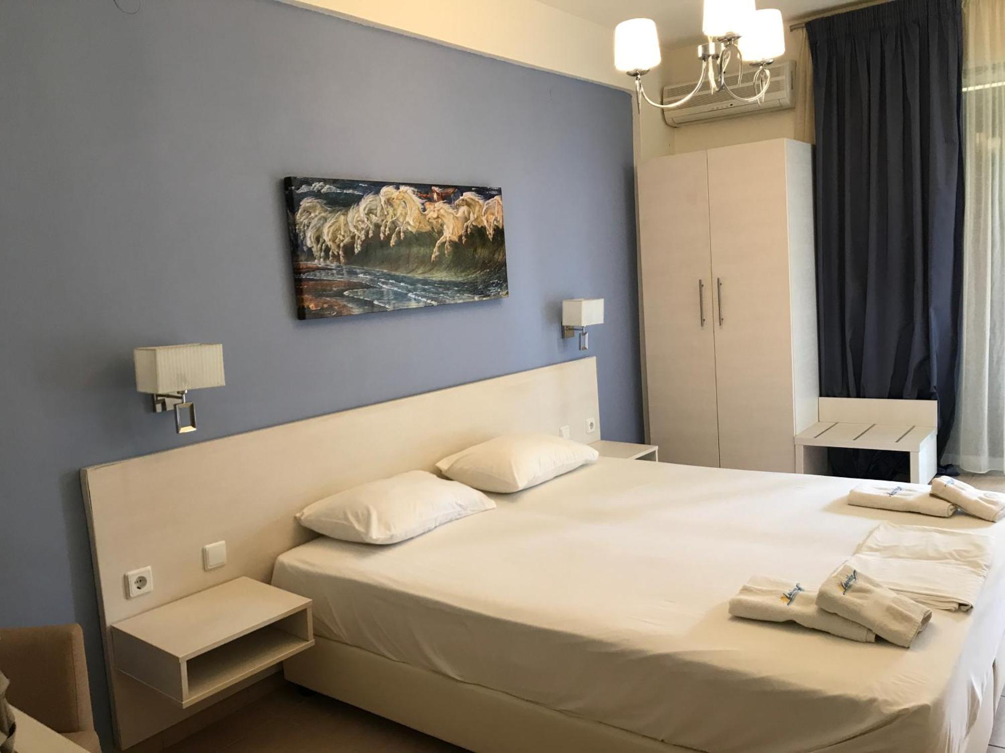 Leonidas Apartments And Suites Mola Kalyva Luaran gambar