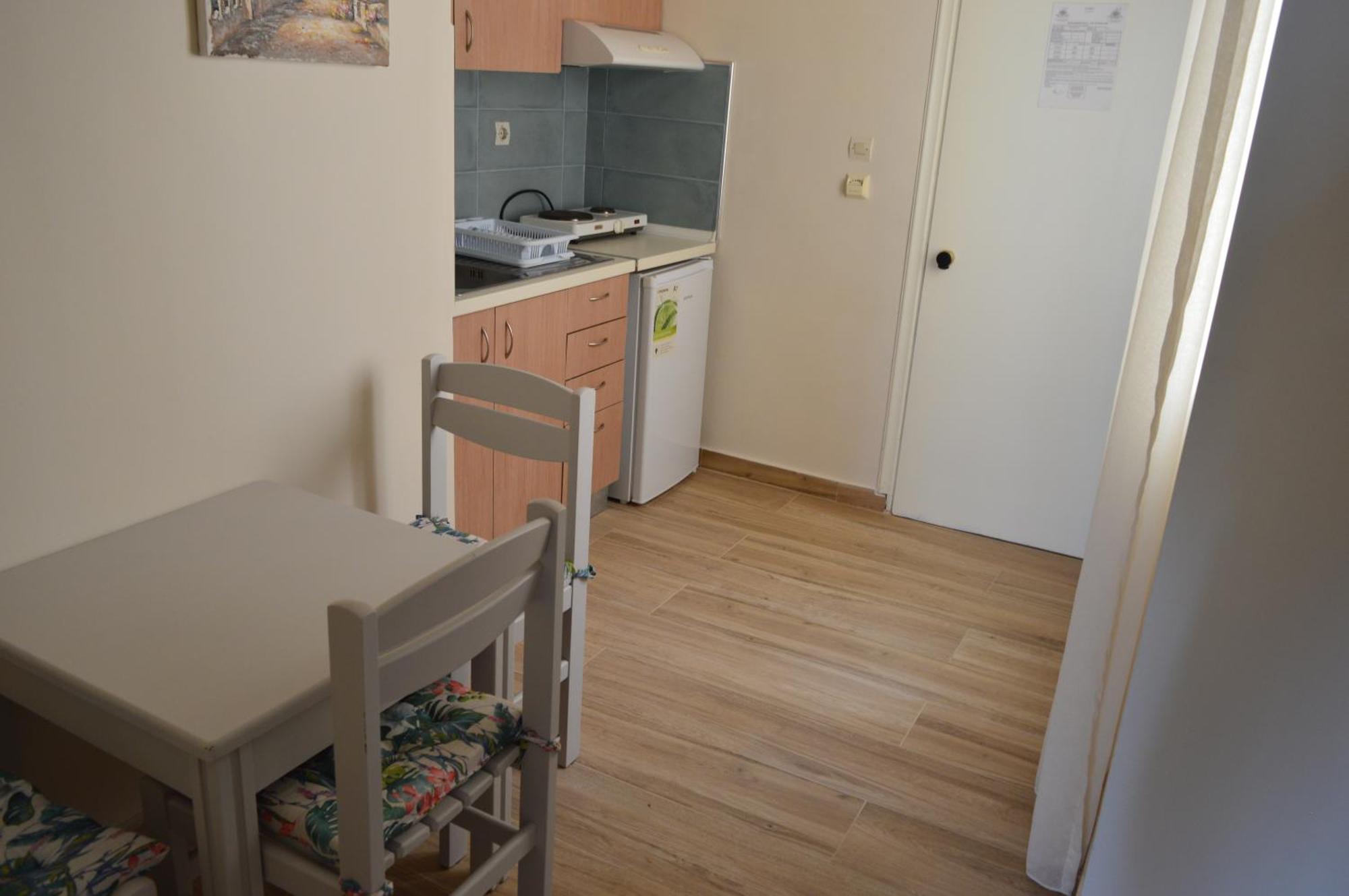 Leonidas Apartments And Suites Mola Kalyva Luaran gambar