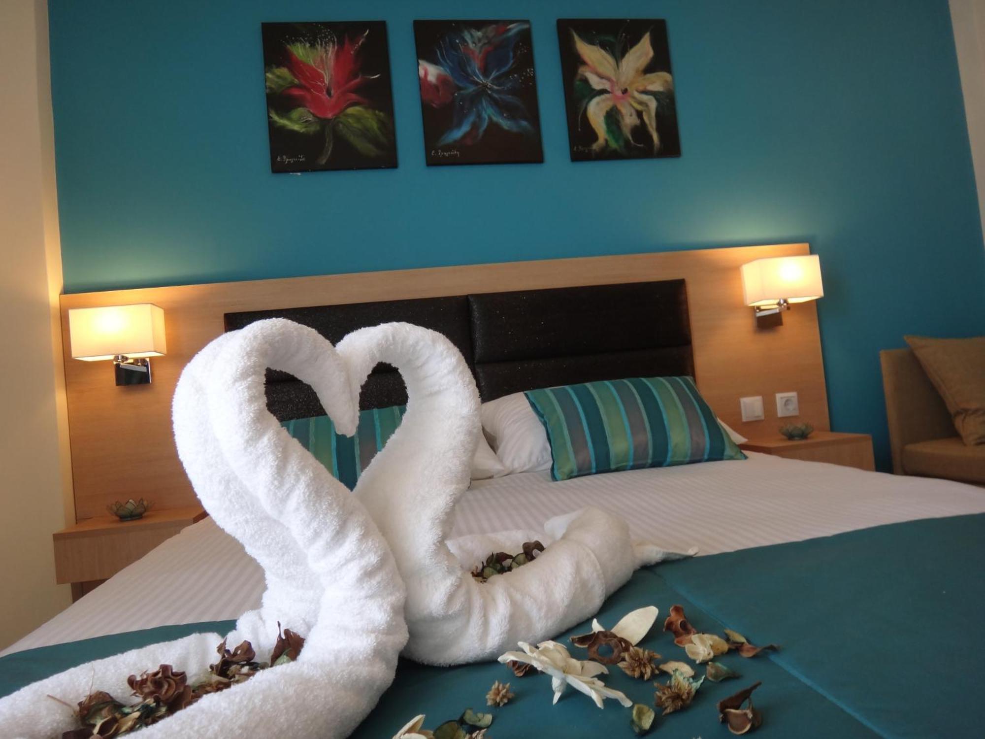 Leonidas Apartments And Suites Mola Kalyva Luaran gambar